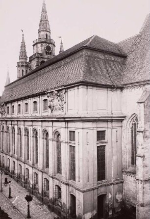 Ansbach, St. Gumbertus : Ansbach. Stiftskirche St. Gumbertus, Langhaus. Ansicht von Südosten
