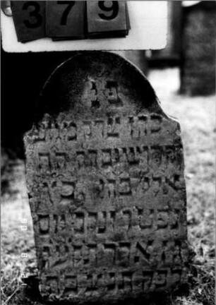 Grabstein 379