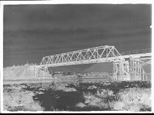 Durchstich Eltmann. Ansicht der fertigen Transportbrücke von unterstrom.