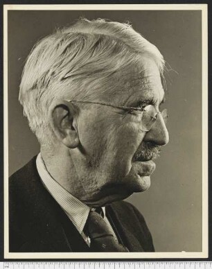 Porträtaufnahme John Dewey