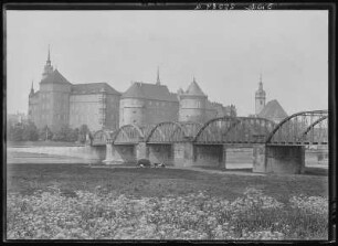 Torgau. Elbbrücke und Schloss Hartenfels