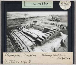 Olympia: Stadion, Kampfrichtertribüne, Ausgrabungen