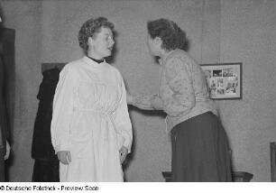 Darsteller des Zirkels des Messeamtes im sowjetischen Einakter "In der Taiga", Sieger in der Kategorie "Dramatischer Zirkel" beim Bezirksausscheid der Volkskunstgruppen 1954