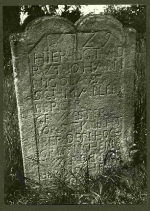 Friedhof. Grabstein des Forstknechtes Joh. Nicolaus Schmalenberger, +1729