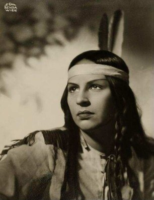 Maria Manz in dem Stück "Winnetou im Prater"