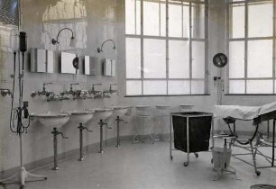 Städtisches Klinikum. Chirurgische Abteilung - Operationssaal