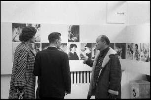Köln: Photokina, Betrachter in der Bilderschau