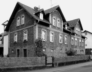 Doppelwohnhaus; Biebergemünd, Spessartstraße 17, Spessartstraße 19