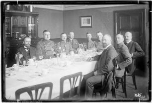 Me Personen, Besuch in Kantine II
