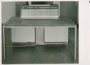 Bedienungspanel „X8" zur Philips Computer Serie