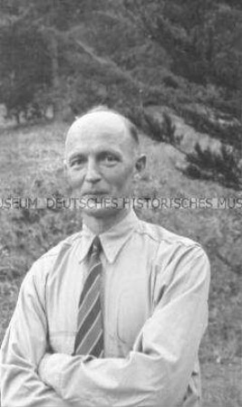 Selbstversenkung des Hochseepassagierdampfers "Columbus" am 19. Dezember 1939, Kapitän Wilhelm Dähne im Internierungslager auf Angel Island, Kalifornien