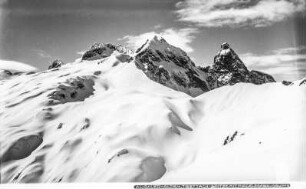 Allgäuer Alpen. Hochfrottspitze (2649 m), Mädelegabel (2645 m) und Trettachspitze (2595 m). Blick nach Nordwesten