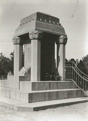 Denkmal für die Gefallenen des 1. Weltkrieges : Denkmal für die Gefallenen des 1. Weltkrieges (1920/1925). Großweitzschen