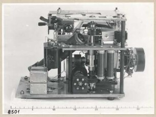 Start-Stop-Verzerrungssmesser (Modell), Seitenansicht; Foto 1953; Foto, 1953