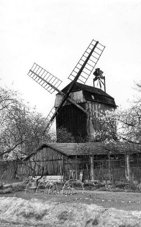 Baruth/Mark-Petkus. Friedensmühle, Paltrockmühle (1837 als Bockmühle erbaut, 1950 Umbau)
