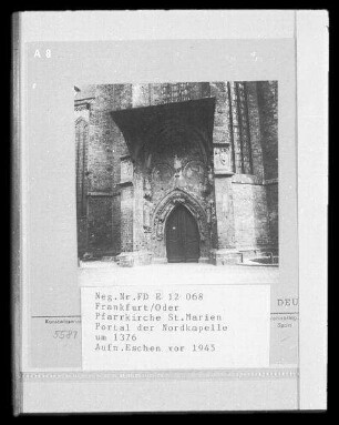 Frankfurt (Oder). Pfarrrkirche St. Marien. Portal der Nordkapelle (um 1376)