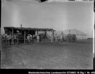 Manöver des 10. Armee-Korps Enthält: Feldküche, dahinter: Zelte