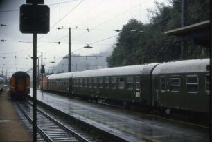 Bludenz Lok Baureihe 1044 JZ-Wagen Bahnsteig