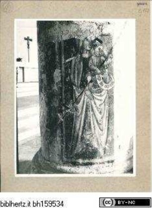 Reste von Votivfresken mit Madonnen- und Heiligendarstellungen, Stehende Madonna; Heilige