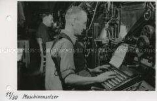 Maschinensetzer in der Druckerei der "Täglichen Rundschau"