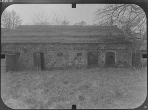 Viereichen-Mocholz, Nr. 13. Gehöft. Stallgebäude. Eingangsfront