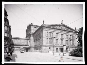 Schauspielhaus (auch: Preussisches Theater der Jugend, Konzerthaus), Berlin: Ansicht von Süden (Negativ zu Inv. TBS 039,12)