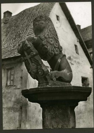 Hauptstr. Detail zum Laufbrunnen