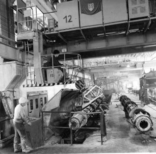 Coswig. VEB (B) Beton- und Kieswerk Coswig. Produktionshalle (Teilansicht). Blick auf eine Produktionsanlage