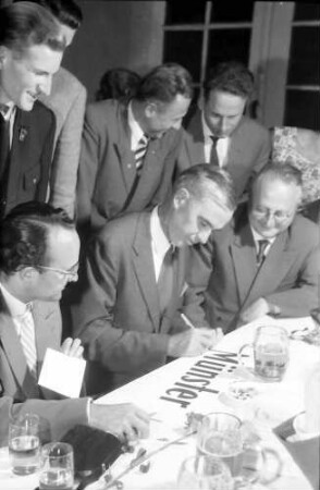 9. Tagung 1959 Physiker; Studentenabend Stadthalle Lindau: Willis E. Lamb signiert Münsterer Tischkarte