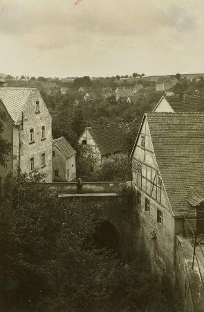 Mutzschen. Ortsansicht vom Schloss : Mutzschen (Kreis Grimma). Ortsteilansicht. Blick vom Schloss zur Brücke