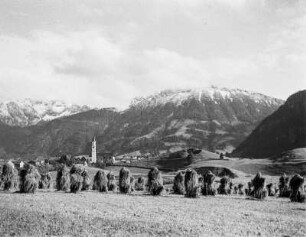 Blick zur Kirche St. Nikolaus