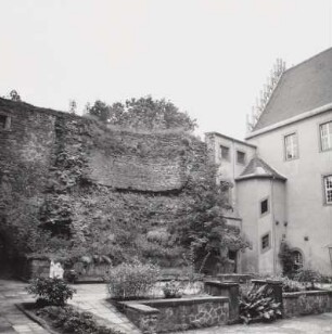 Schloss Trebsen, Ostecke im Schlosshof