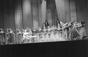 Szenenbilder aus dem Ballett " Aschenbrödel " von S. Prokofjew, Staatsoper 1952