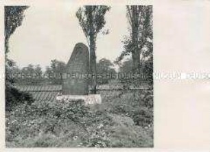 Gedenkstein für die Leuna-Kämpfer in Leuna-Kröllwitz