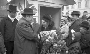 Verkauf der 50.000 Dauerkarte für die Bundesgartenschau 1967.