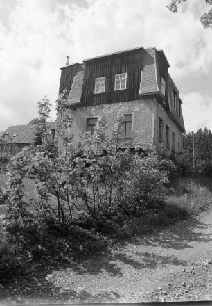 Klingenthal-Zwota, Schlossberg 5. Wohnhaus. Straßenansicht