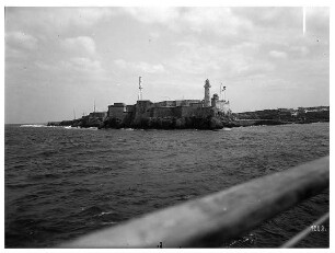 Havanna, Kuba. Morro-Castle und Leuchtturm. Blick von einem Schiff