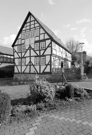 Hofanlage; Fuldatal, Kirchstraße 3