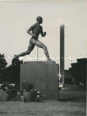 Plastik des finnischen Leichtathleten Paavo Nurmi in Helsinki