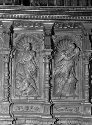 Trascoro de la catedral de Toledo, Südseite, Bekrönungsfries mit Vorfahren Christi