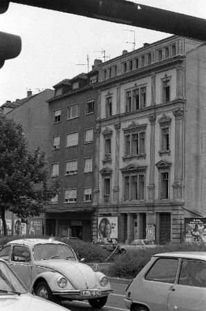 Abriss der Häuser Kriegsstraße 70 und 76 im Zusammenhang mit dem Neubau der Heinrich-Hübsch-Schule