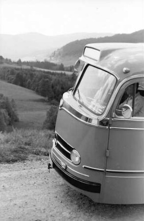 Bärental: Postbus mit Blick zum Feldberg