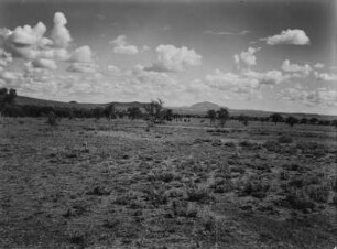 Landschaft bei Arusha : Vulkane in der Landschaft bei Arusha