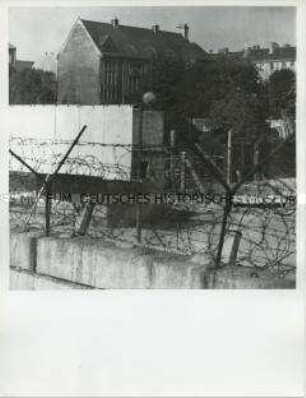 Die Mauer an der Sektorengrenze zwischen Neukölln und Treptow, Ecke Wildenbruchstraße