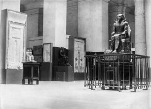 Statue des Chefren : Die Statue des Königs Chefren aus der IV. Dynastie im Alten Reich im Ägyptischen Museum in Kairo.