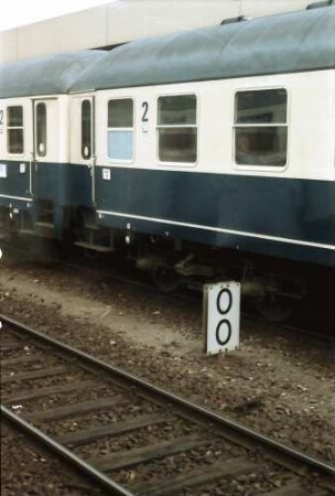 Mannheim: Km-Schild 00 im Bahnhof