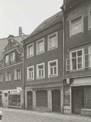 Pirna, Wohnhaus : Pirna, Altstadt. Wohnhaus mit Laden. Straßenanischt