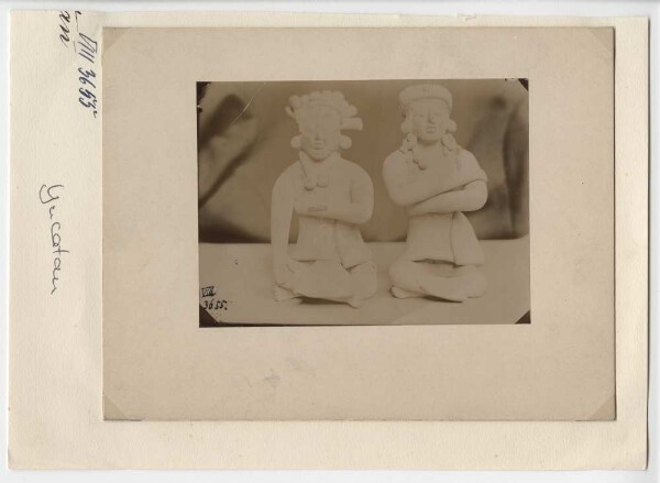 Deux figurines en argile de la collection Jimeno, 1881