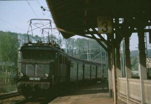 Maulbronn-West Lok 144 119 N B4yd-Wagen Bahnsteig