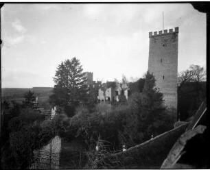 Obergrombach Palas und Burgfried (Oberburg) Ansicht von Süden
